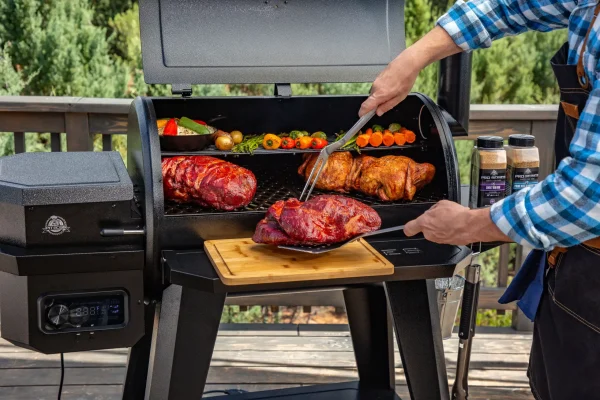 Wood Pellet Pro Series 850-Sq in Hammertone Pellet Grill with Smart Compatibility - Image 14