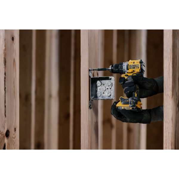 DCD800D2 20V MAX XR Brushless Cordless 1/2-in Drill/Driver Kit - Image 14